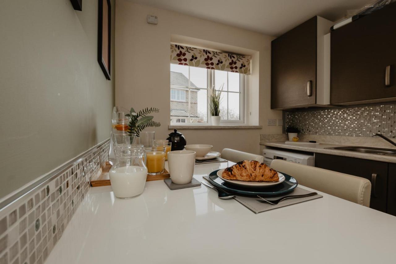 Coyle House, 3 Bed,Corby, Super Kings Or Twins, Driveway, Free Wi-Fi, Corporates Welcome Esterno foto